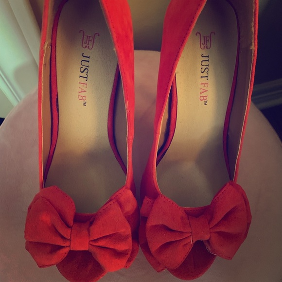 JustFab Shoes - Just Fab reddish bow heels JustFab Shoes - Just Fab reddish bow heels